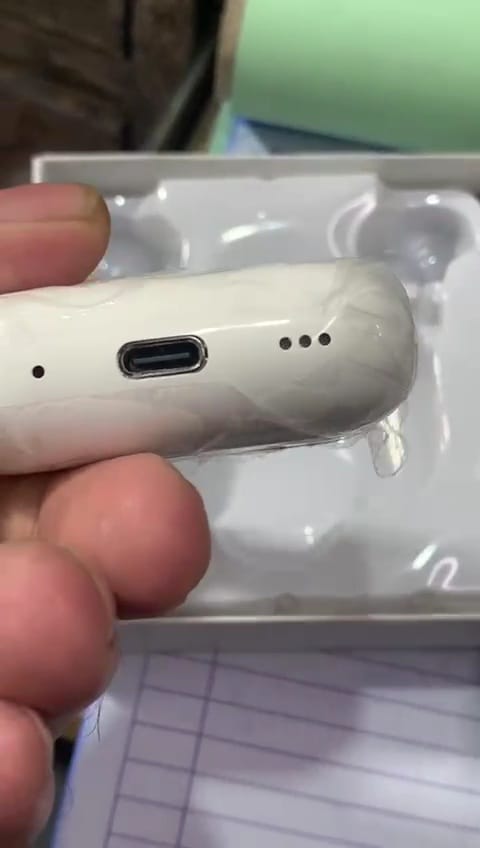 Apple AirPods Pro (2nd Gen) with MagSafe Charging Case – Enhanced Noise Cancellation & USB-C/MagSafe